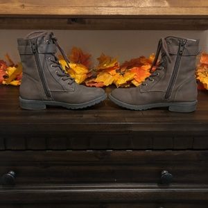 Girls Children's Place Combat Boots Size 12